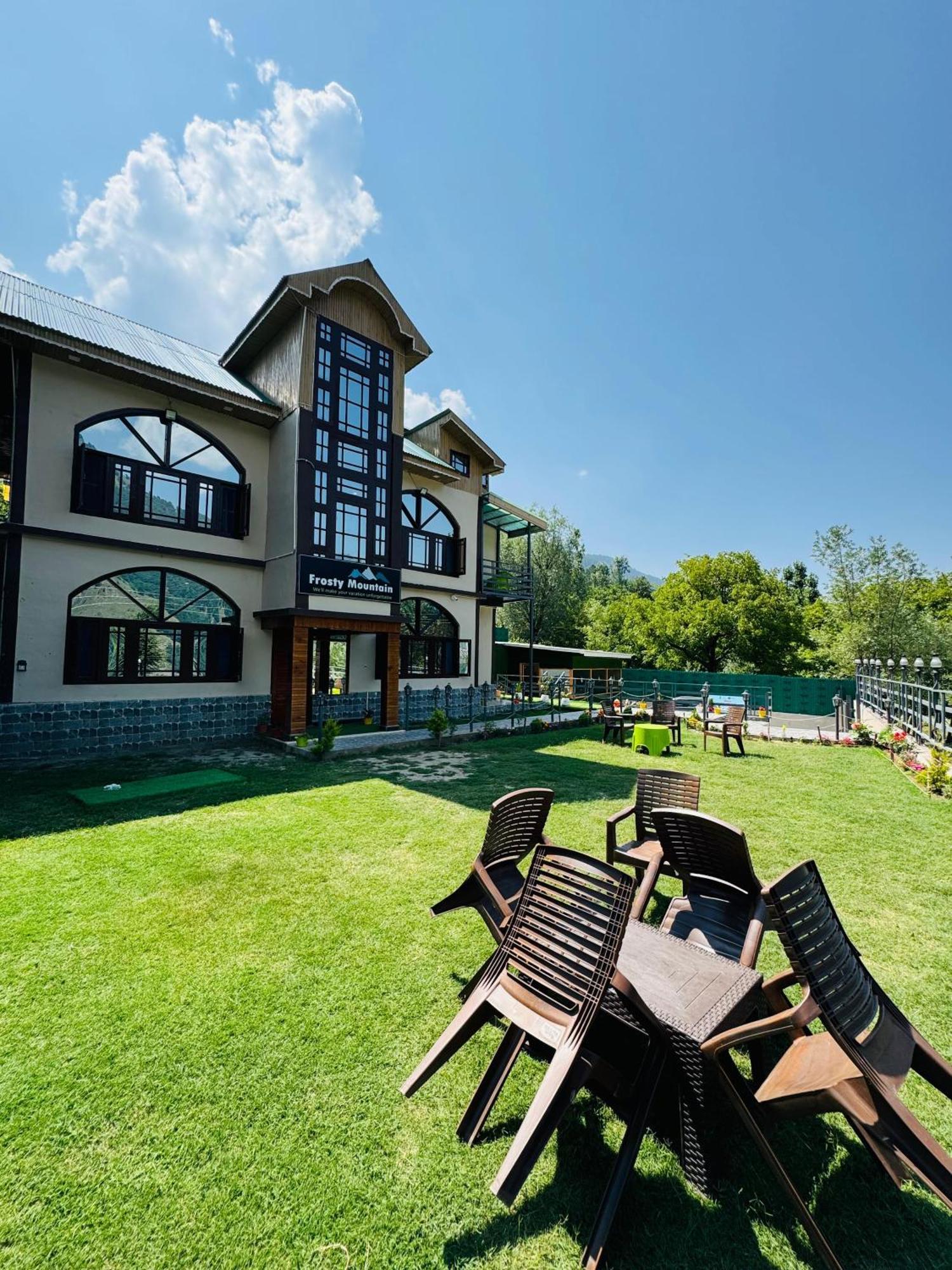 Frosty Mountain Resort Pahalgām Exterior photo