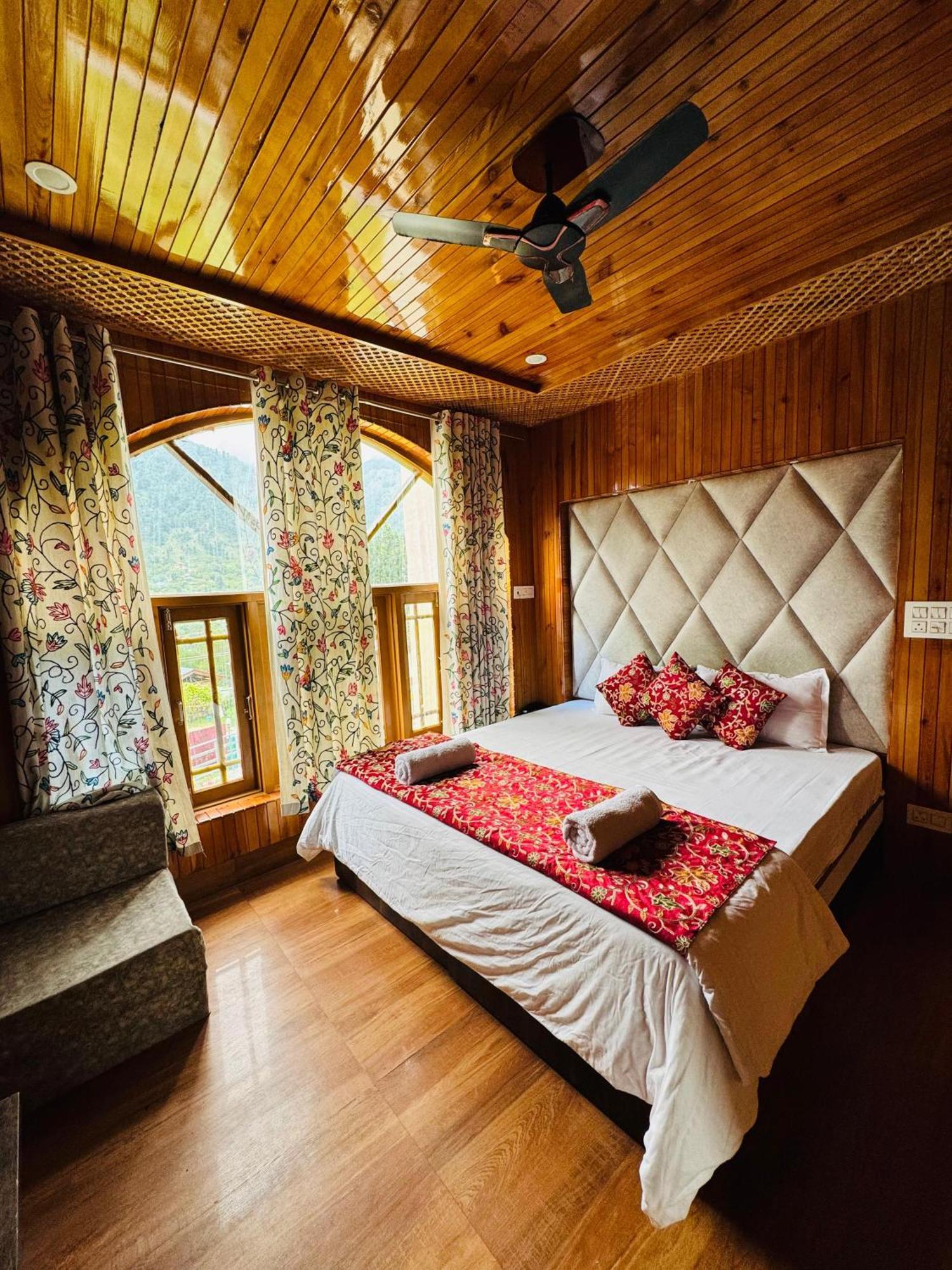 Frosty Mountain Resort Pahalgām Exterior photo