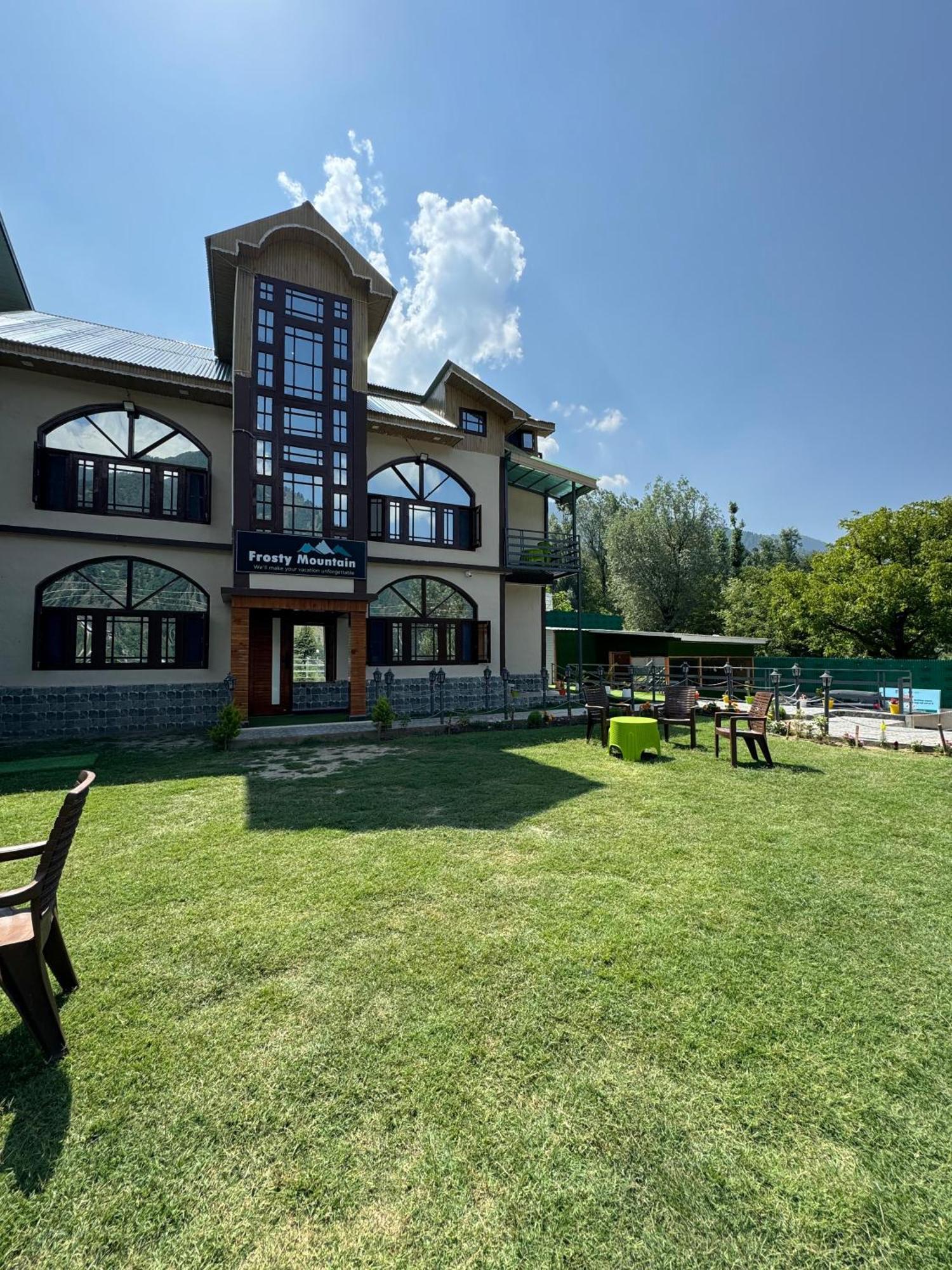 Frosty Mountain Resort Pahalgām Exterior photo