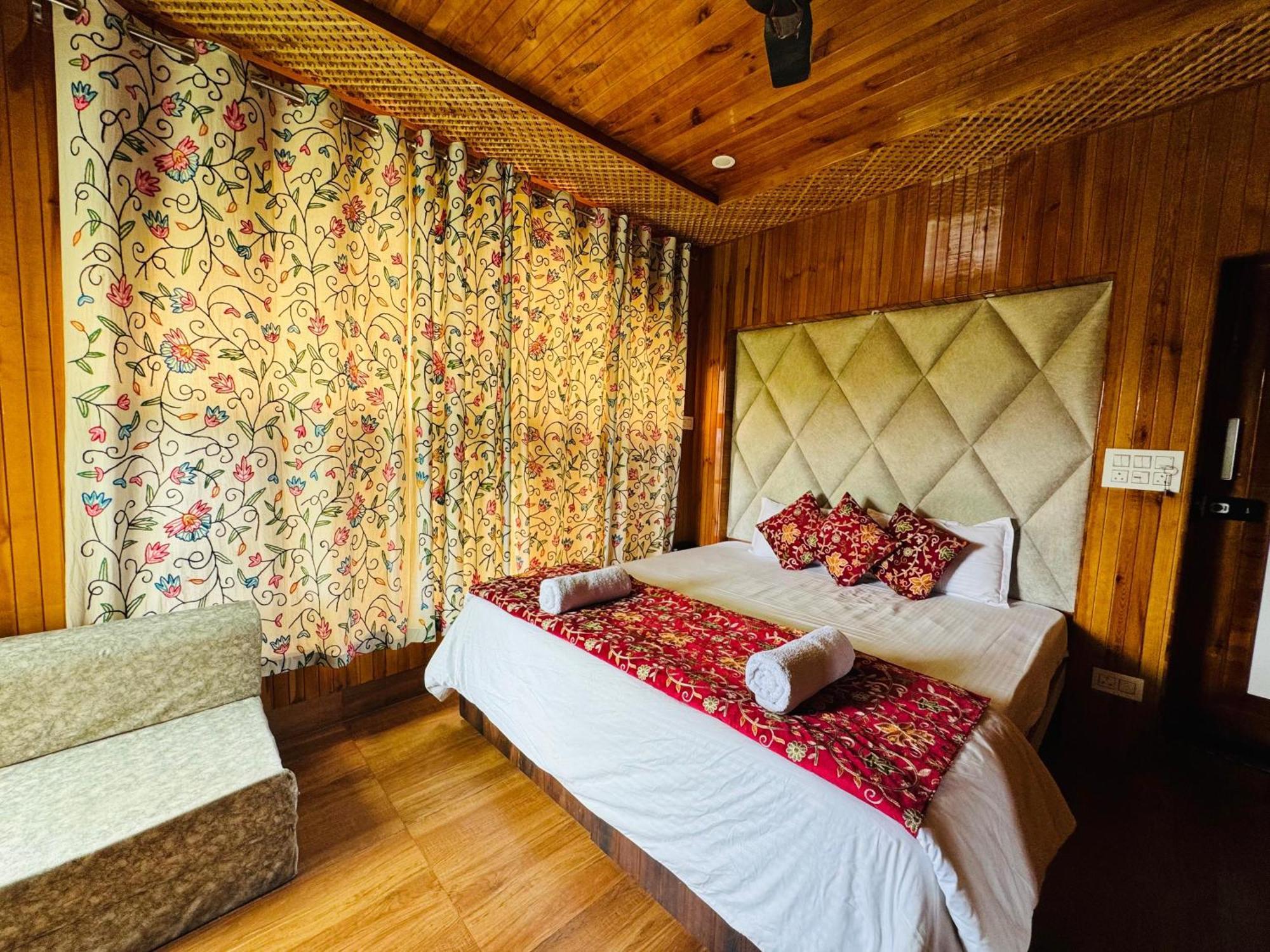 Frosty Mountain Resort Pahalgām Exterior photo