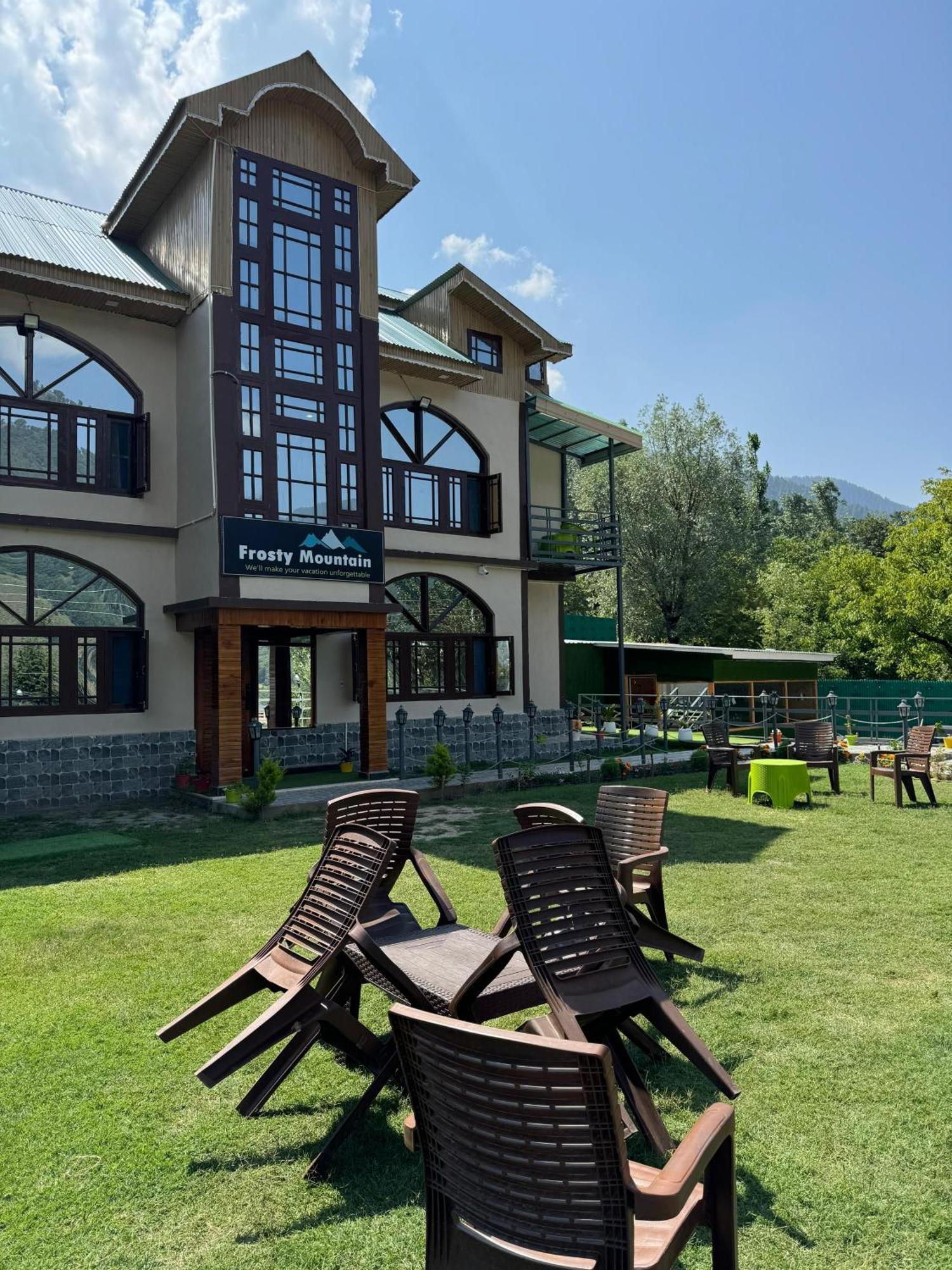 Frosty Mountain Resort Pahalgām Exterior photo
