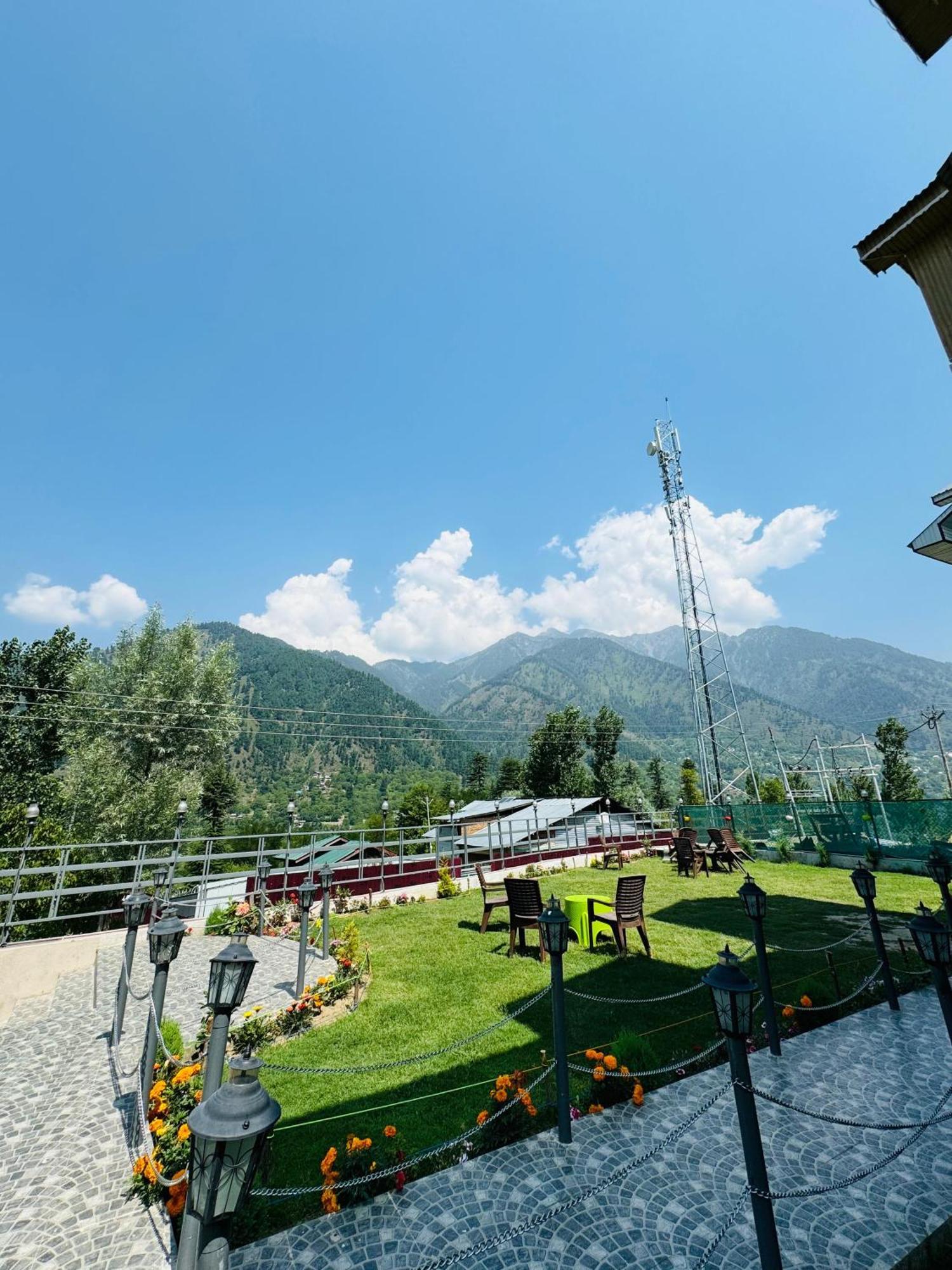 Frosty Mountain Resort Pahalgām Exterior photo